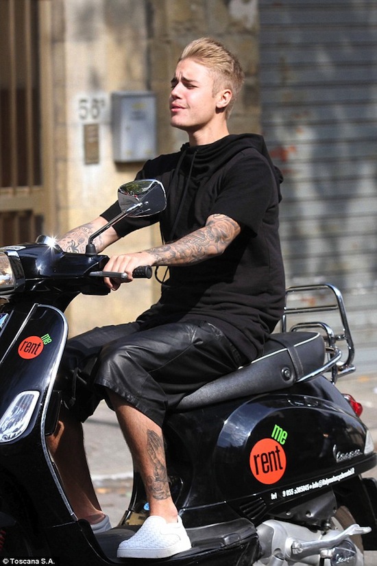 Justin Bieber, Justin Bieber không đội mũ bảo hiểm, nam ca sĩ Justin Bieber, scandal Justin Bieber