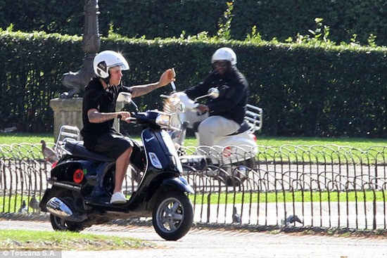 Justin Bieber, Justin Bieber không đội mũ bảo hiểm, nam ca sĩ Justin Bieber, scandal Justin Bieber