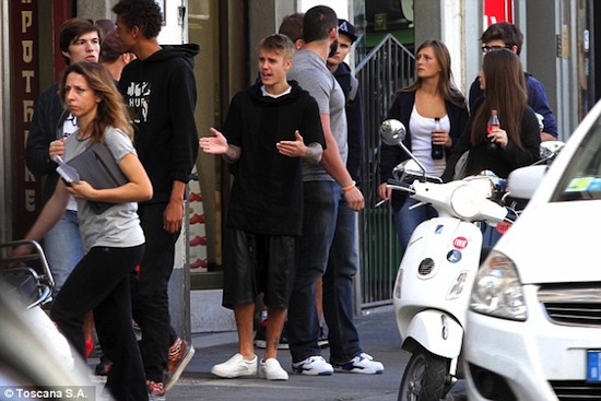 Justin Bieber, Justin Bieber không đội mũ bảo hiểm, nam ca sĩ Justin Bieber, scandal Justin Bieber