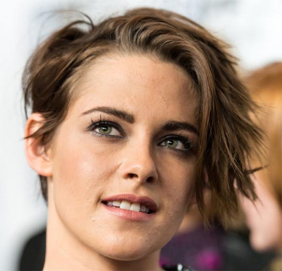 Kristen Stewart mặt mụn,Kristen Stewart mặt xấu,Kristen Stewart trên thảm đỏ,sao hollywood,Kristen Stewart chia tay bạn trai
