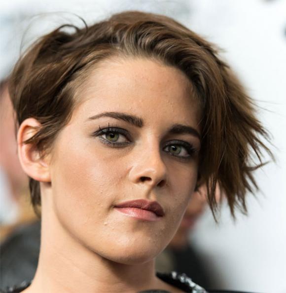 Kristen Stewart mặt mụn,Kristen Stewart mặt xấu,Kristen Stewart trên thảm đỏ,sao hollywood,Kristen Stewart chia tay bạn trai
