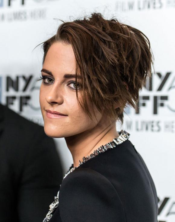 Kristen Stewart mặt mụn,Kristen Stewart mặt xấu,Kristen Stewart trên thảm đỏ,sao hollywood,Kristen Stewart chia tay bạn trai
