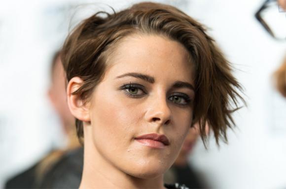 Kristen Stewart mặt mụn,Kristen Stewart mặt xấu,Kristen Stewart trên thảm đỏ,sao hollywood,Kristen Stewart chia tay bạn trai
