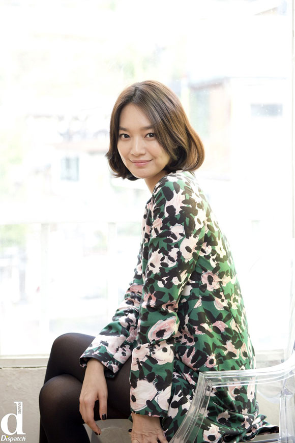 Shin Min Ah,cáo chín đuôi Shin Min Ah,Shin Min Ah khoe nụ cười ngọt ngào,sao Hàn trên tạp chí