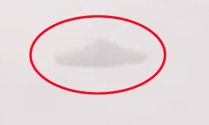 Phát hiện UFO cận cảnh lơ lửng trên bầu trời,  đĩa bay, người ngoài hành tinh, kỳ lạ, chuyện lạ, tin ngôi sao