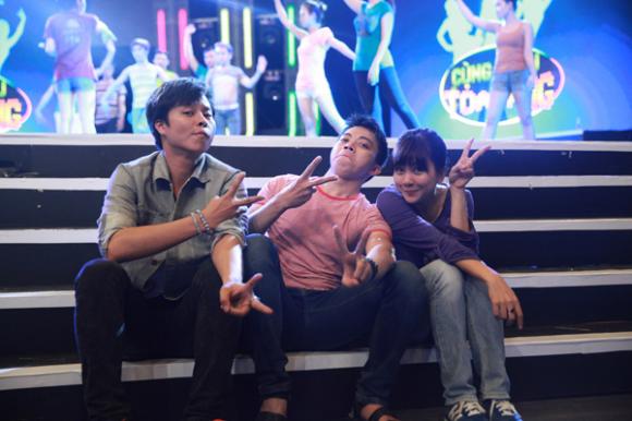 sao Việt, Thanh Thảo, Búp bê Thanh Thảo, Thanh Thảo khoe tóc mới, Thanh Thảo ngồi ghế nóng, Cùng Nhau Tỏa Sáng
