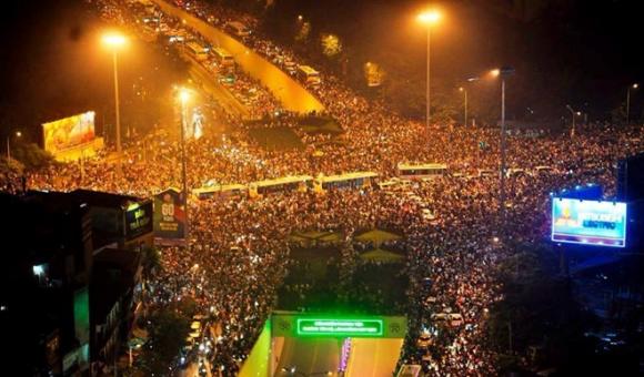 Hà Nội bắn pháo hoa, tắc đường vì bắn pháo hoa, Hà Nội tắc đường, người dân xem bắn pháo hoa