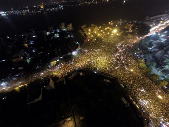 Hà Nội bắn pháo hoa, tắc đường vì bắn pháo hoa, Hà Nội tắc đường, người dân xem bắn pháo hoa