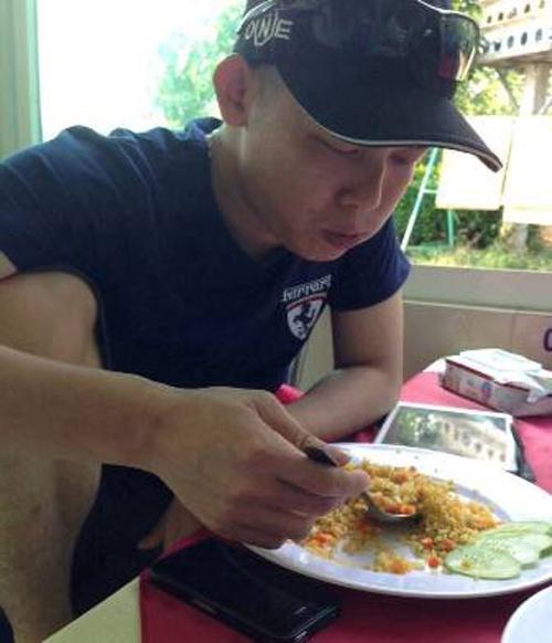 sư thầy hư, sư thầy chơi sang, 