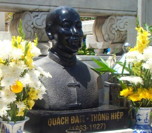 Ông chủ thương hiệu Hynos, Bột Bích Chi, gốm sứ Minh Long