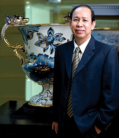 Ông chủ thương hiệu Hynos, Bột Bích Chi, gốm sứ Minh Long