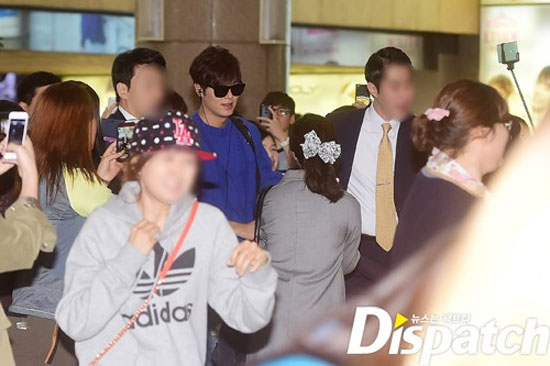 Lee Min Ho bảnh bao ở sân bay,Lee Min Ho được fan vây kín,Lee Min Ho style sân bay,sao hàn,sao nam hàn