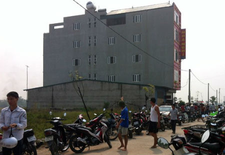 Án mạng trong nhà nghỉ ở Vĩnh Phúc , Án mạng trong nhà nghỉ , Cán bộ huyện bị giết ở nhà nghỉ