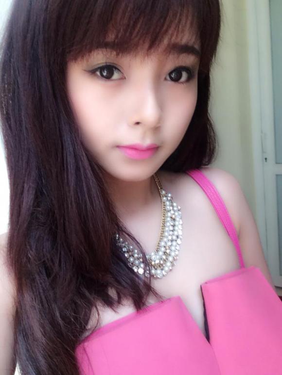 Chàng trai,nhan sắc chàng trai chụp ảnh cùng hot girl