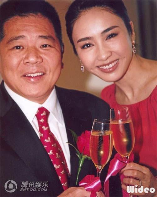 Con sao,sao Hoa Ngữ vất vả chuyện con cái
