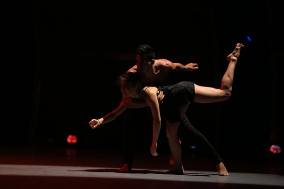 sao Việt, truyền hình thực tế, Thử thách cùng bước nhảy, Quán quân Thử thách cùng bước nhảy, tình yêu đồng tính gây bão