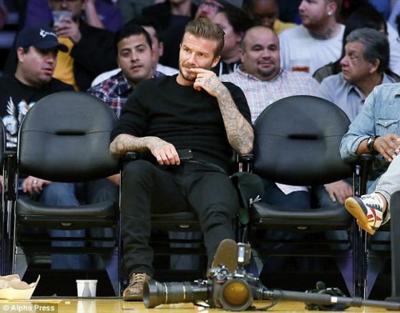 bé cruz nhà becks,cậu cả nhà becks,bé harper,con trai becks,victoria beckham,gia đình becks,sao hollywood
