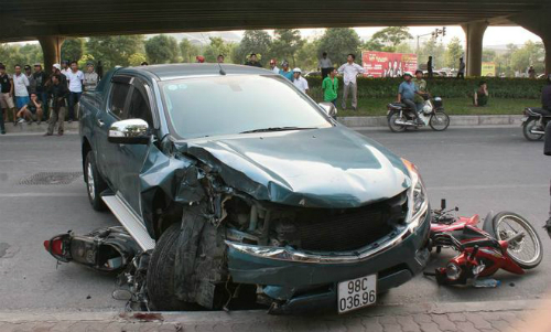 Tài xế,tài xế xe điên,tài xế xe điên gây tai nạn trên đường Phạm Hùng bị khởi tố
