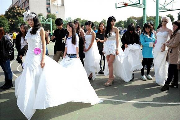 Váy cưới,váy cưới kỳ dị, chiếc váy cưới kỳ dị nhất hành tinh