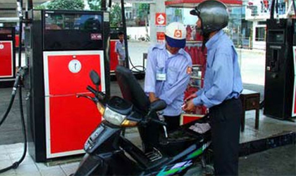 Giá xăng,giá xăng dầu,giá xăng giảm gần 550 đồng/lít từ 18h