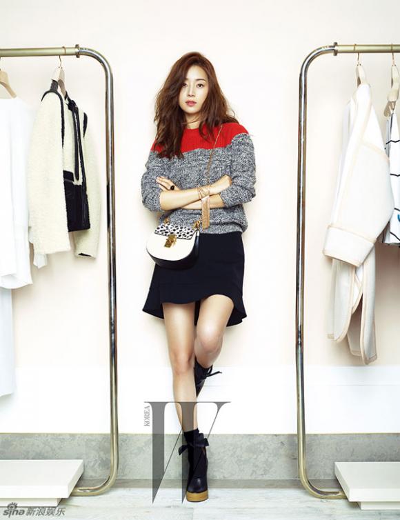 Han Ji Hye trên tạp chí,Han Ji Hye đẹp thanh lịch,sao hàn,Han Ji Hye chân vòng kiềng

