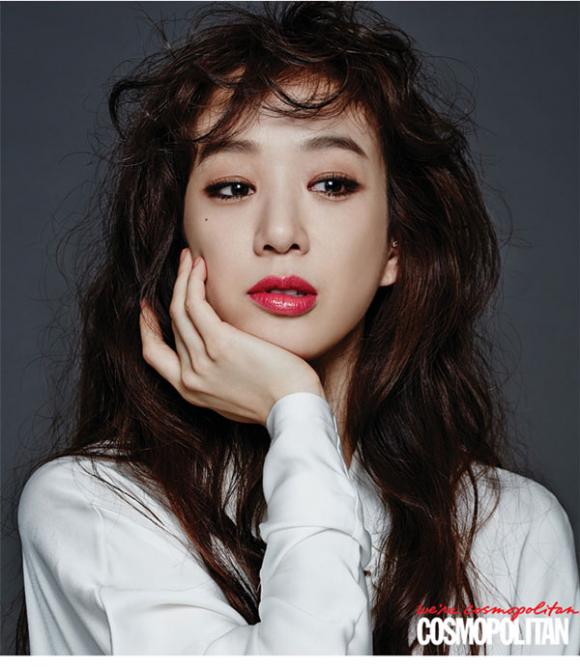 
Jung Ryeo Won trên tạp chí Cosmopolitan,Jung Ryeo Won thu hút ánh nhìn,thời trang Jung Ryeo Won,sao hàn,mỹ nhân hàn trên tạp chí