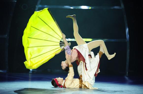 sao Việt, Thử thách cùng bước nhảy 2014, Quán quân Thử thách cùng bước nhảy, Ngôi sao Glee, MC Trấn Thành