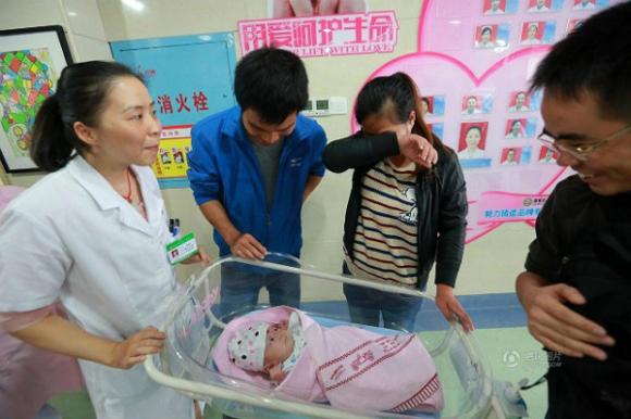 Bé sơ sinh,bé sơ sinh nặng 0.8 kg,'kỳ tích' bé sơ sinh nặng 0,8kg vẫn có thể sống sót
