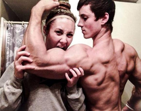 Chàng trai,chàng trai ung thư,chàng trai ung thư lột xác ngoạn mục từ 45 kg đến thân hình 6 múi