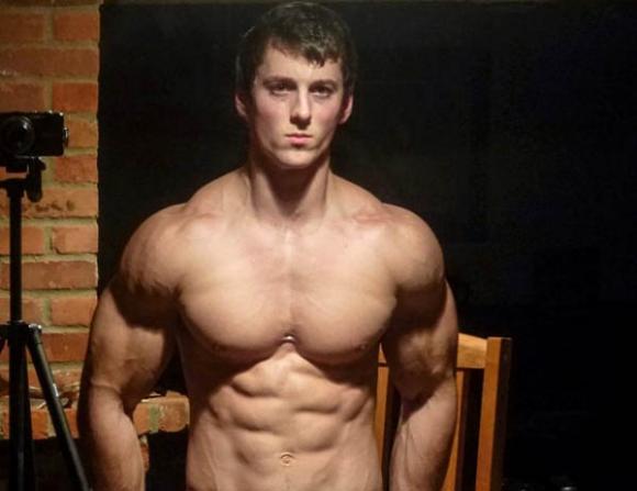 Chàng trai,chàng trai ung thư,chàng trai ung thư lột xác ngoạn mục từ 45 kg đến thân hình 6 múi