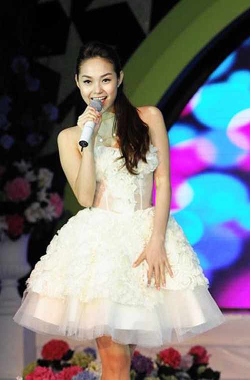 Minh Hằng, Quách Tuấn Du, Phòng trà MTV, Mandy Thanh Trúc, Nhóm Nhật Nguyệt