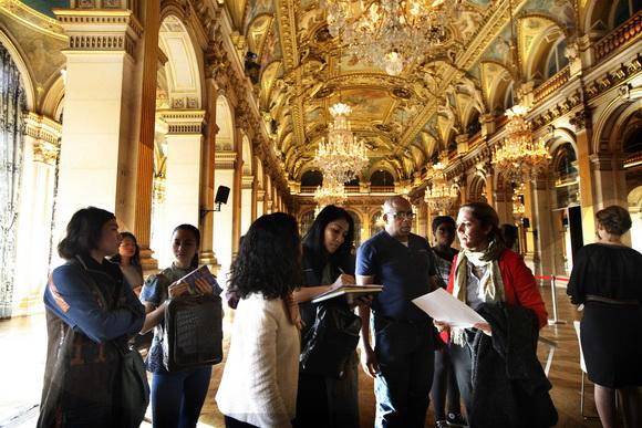 Sao việt,sao viet,hoa hậu ngọc hân,người mẫu ngọc hân,áo dài đến kinh thành thời trang Paris