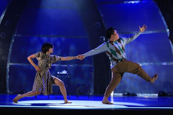 sao Việt, MC Trấn Thành, Trấn Thành chia tay bạn gái hotgirl, Trấn Thành bật khóc trên sân khấu, Thử thách cùng bước nhảy