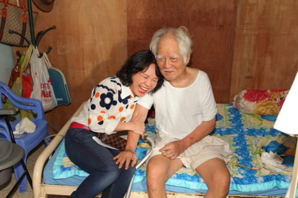sao Việt, Việt Hương, nữ danh dài hải ngoại, Việt Hương đến thăm nhạc sĩ Nguyễn Văn Tý