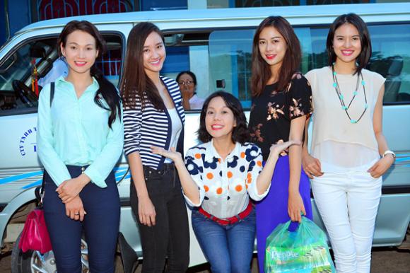 sao Việt, Việt Hương, nữ danh dài hải ngoại, Việt Hương đến thăm nhạc sĩ Nguyễn Văn Tý