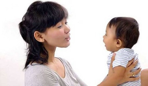 Phát triển,mốc phát triển,mốc phát triển ngôn ngữ của trẻ từ 0-3 tuổi