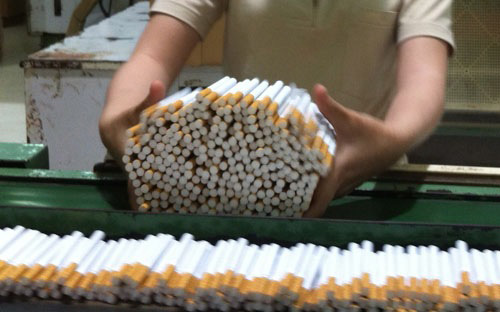 Thuốc lá,tiêu thụ thuốc lá,tiêu thụ 5 tỷ bao thuốc lá 1 năm: Sẽ tăng thuế?