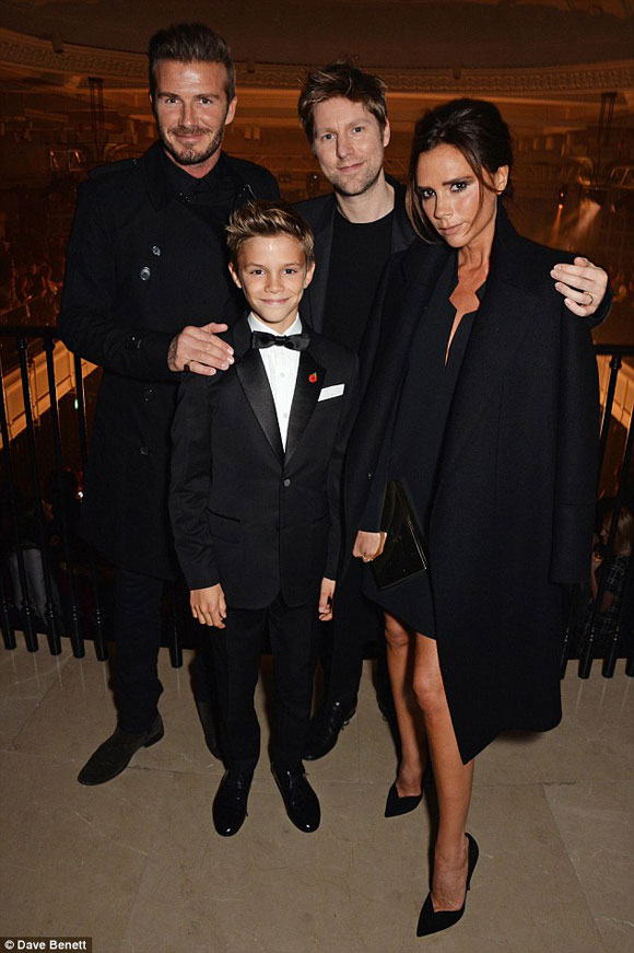 Romeo James,David Beckham,Victoria,con thứ nhà Becks dự sự kiện,gia đình sao Hollywood