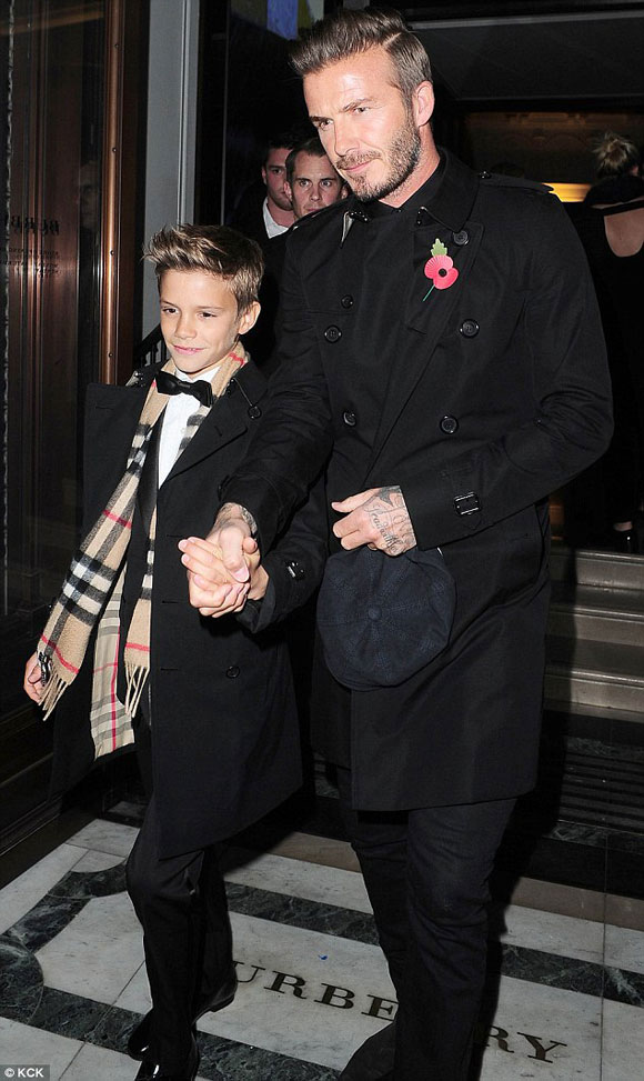 Romeo James,David Beckham,Victoria,con thứ nhà Becks dự sự kiện,gia đình sao Hollywood