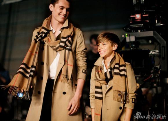 con trai Beckham, Romeo Backham, con trai Beck diễn thời trang, con trai Beck kiếm tiền tỷ