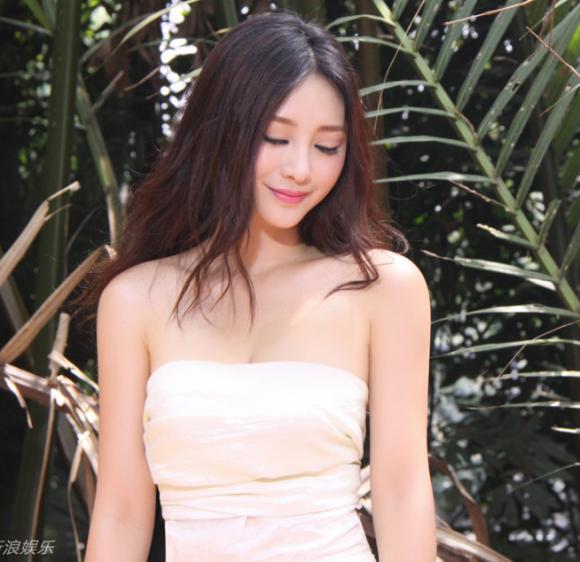 Liễu Nham, ngắm Liễu Nham, sao Hoa ngữ, ngắm sao đẹp mong manh