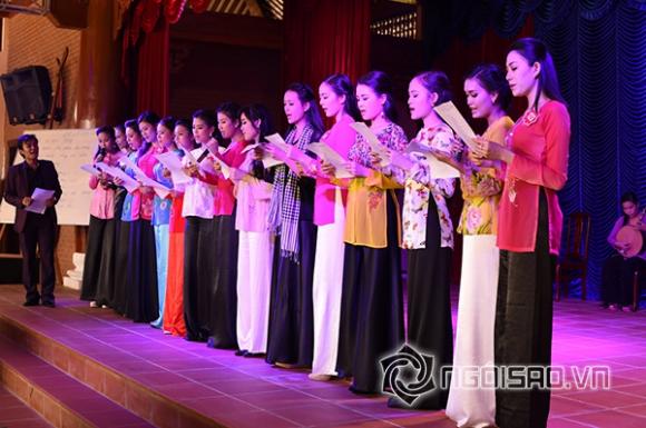 Hoa hậu Việt Nam 2014, Thí sinh Hoa hậu Việt Nam say mê tập hát “Dạ cổ hoài lang”