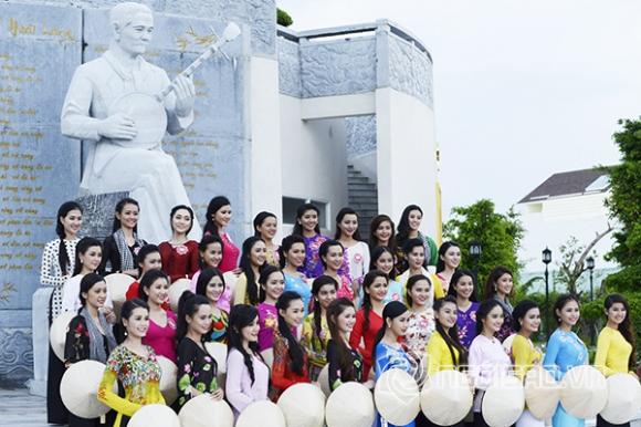 Hoa hậu Việt Nam 2014, Thí sinh Hoa hậu Việt Nam say mê tập hát “Dạ cổ hoài lang”