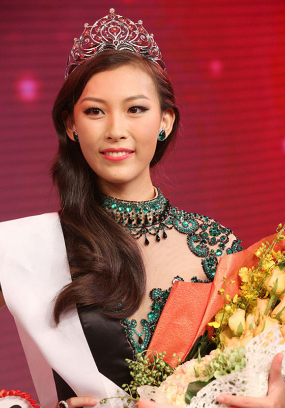 Trung Quốc,Hứa Nãi Thanh trả lại vương miện,Hứa Nãi Thanh lo học,Hoa hậu Hoàn vũ