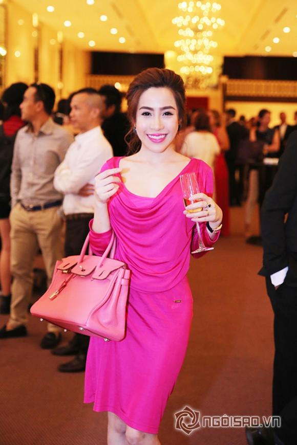 Linh Jollie, Dương Yến Ngọc, Khắc Tiệp, Ngọc Trinh, Linh Jollie D Spa Clinic