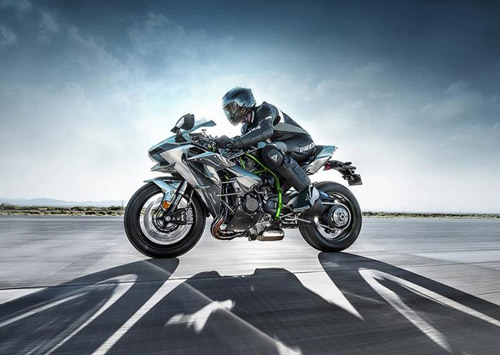 Kawasaki Ninja H-2, Siêu mô tô, Bóng ma cao tốc