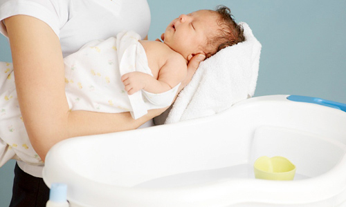 Chăm sóc trẻ, Kỹ năng làm mẹ, Tắm cho trẻ sơ sinh