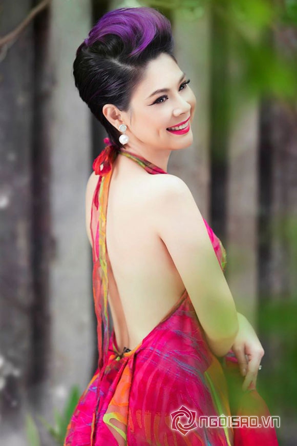 Thanh Thảo,búp bê Thanh Thảo,Thanh Thảo khoe lưng ong,Thanh Thảo dịu dàng