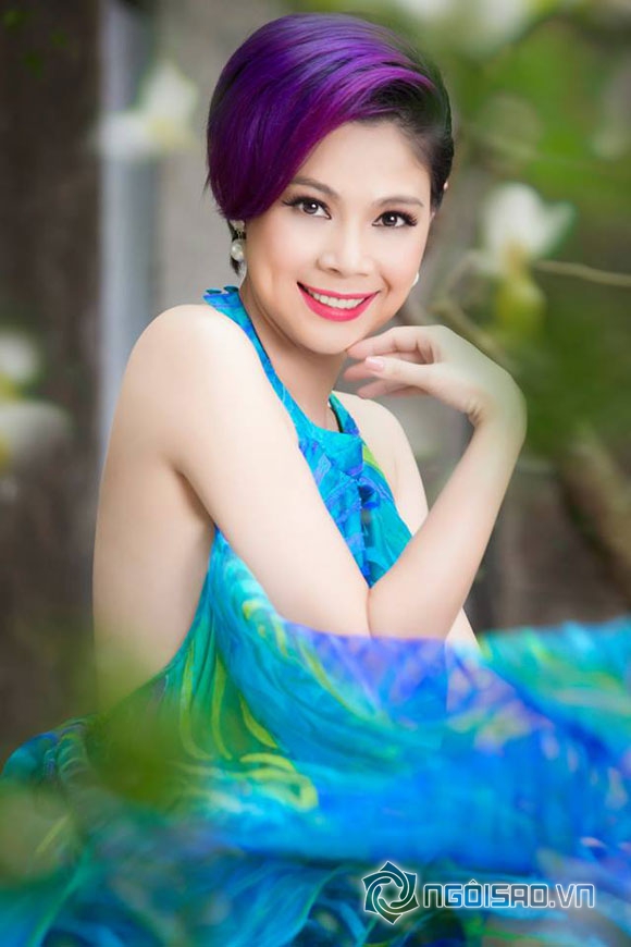 Thanh Thảo,búp bê Thanh Thảo,Thanh Thảo khoe lưng ong,Thanh Thảo dịu dàng