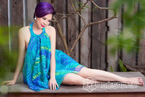 Thanh Thảo,búp bê Thanh Thảo,Thanh Thảo khoe lưng ong,Thanh Thảo dịu dàng
